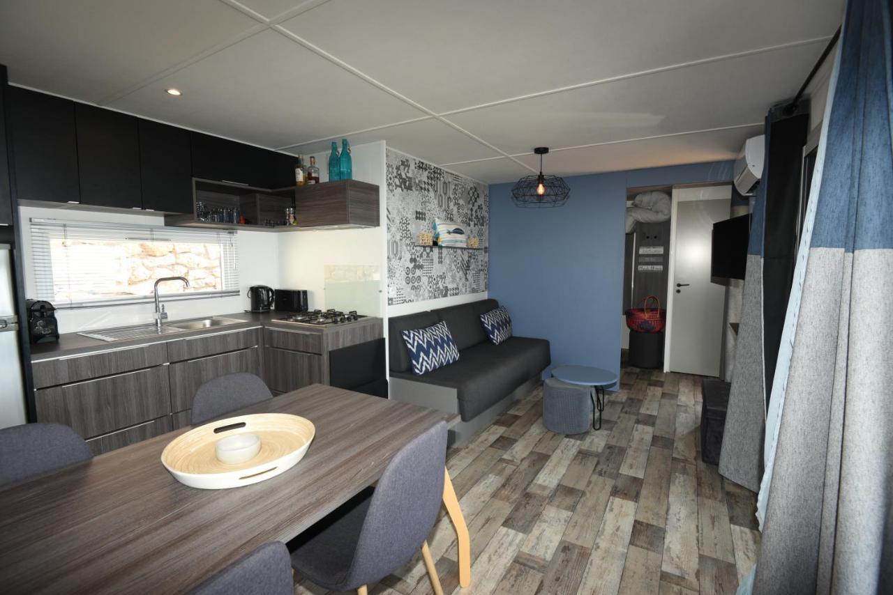 Mobil Home Vue Sur Mer - Racine 03 Saint-Raphaël エクステリア 写真